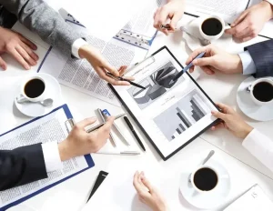 تدوین الگوهای ارزیابی بازگشت سرمایه (ROI) در پروژههای ERP